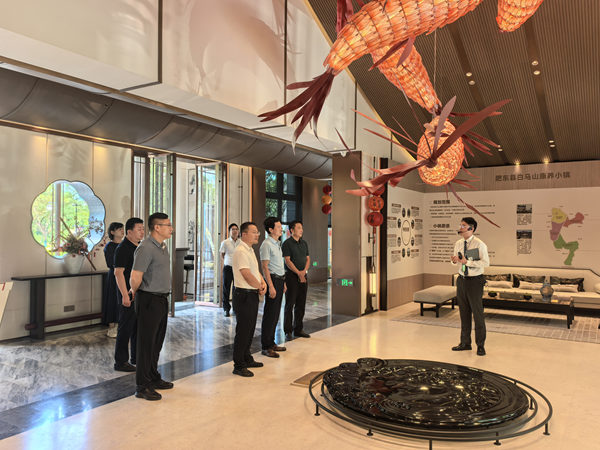 壽縣縣委常委、副縣長(cháng)房鯤鵬一行到訪(fǎng)省健康養老公司